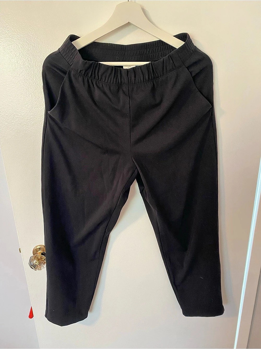 Aritzia Black Weekender Pants Size Medium